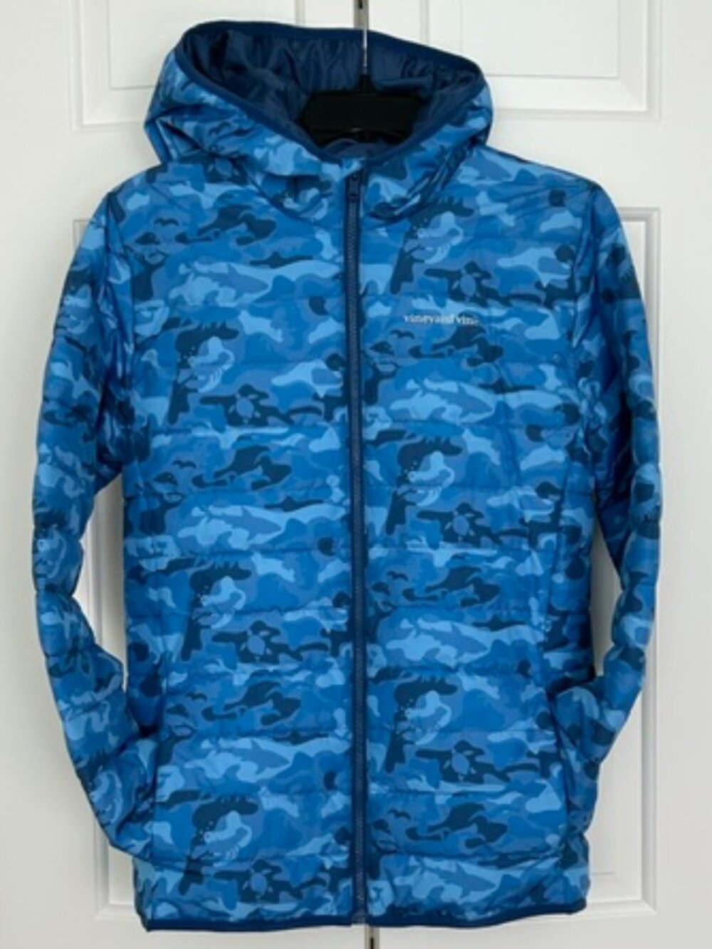 Vineyard Vines Like New Boys Blue Camo Hooded Puffer Jacket Size Youth XL (18)